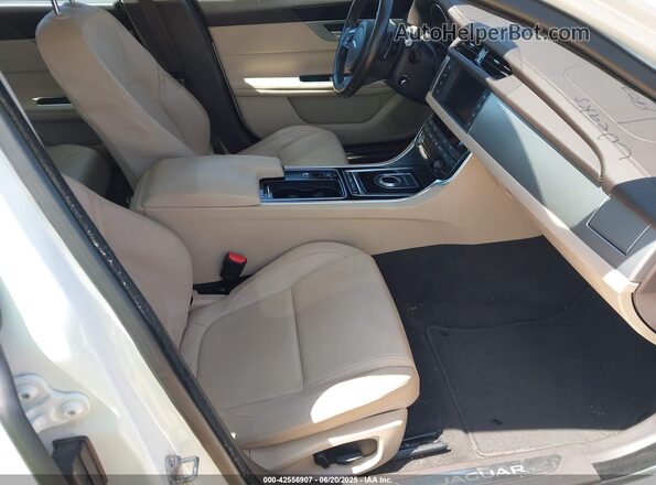 SAJBD4BV3HCY43828 2017 JAGUAR XF Белый 