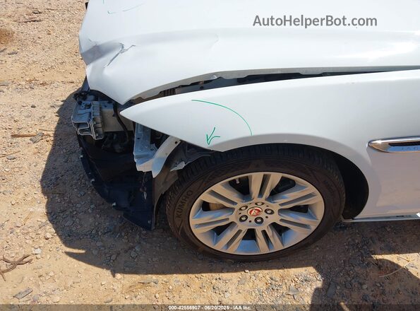 SAJBD4BV3HCY43828 2017 JAGUAR XF Белый 