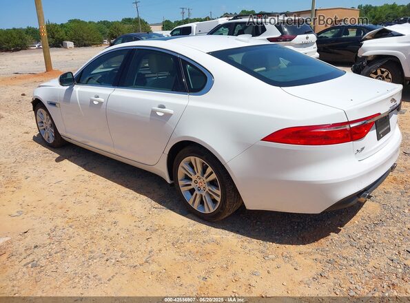 SAJBD4BV3HCY43828 2017 JAGUAR XF Белый 