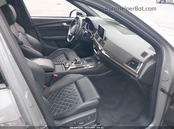 WA1B4AFYXK2041298 2019 AUDI SQ5 Серый Вид салона спереди