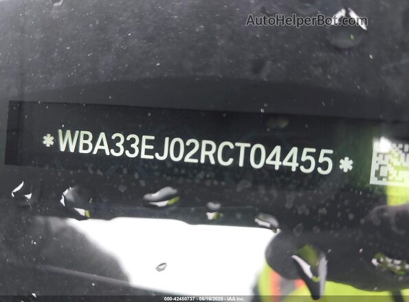 WBA33EJ02RCT04455 2024 BMW 7 SERIES Black Vista del compartimento del motor