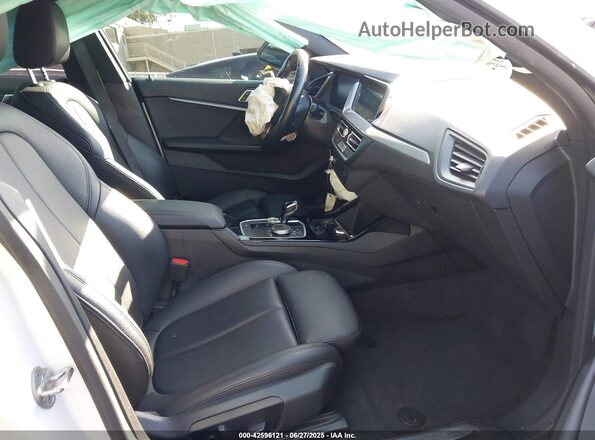 WBA73AK07N7K13239 2022 BMW 2 SERIES White Vista interior delantera