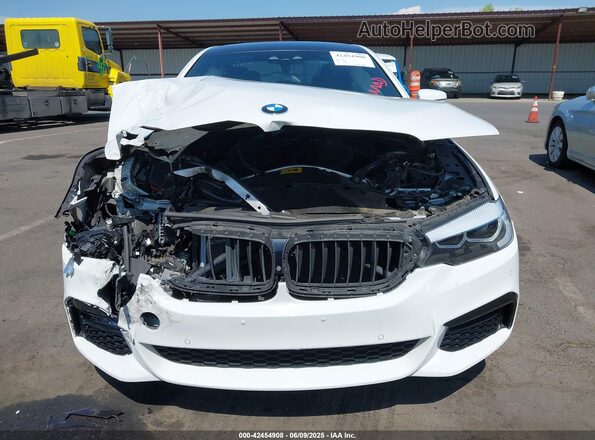 WBAJA9C52JG622876 2018 BMW 5 SERIES Белый Вид щитка приборов