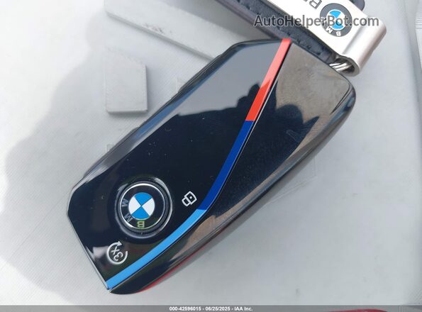 WBS83FK03SCU77171 2025 BMW M5 Black Вид панелі приладів