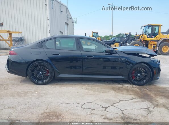 WBS83FK03SCU77171 2025 BMW M5 Black Панорамний вид салону 360°