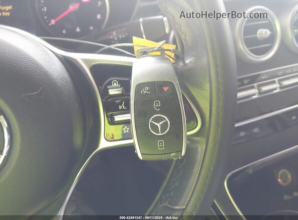 WDC0G8DB3LF695690 2020 MERCEDES-BENZ GLC 300 Белый Вид панели приборов