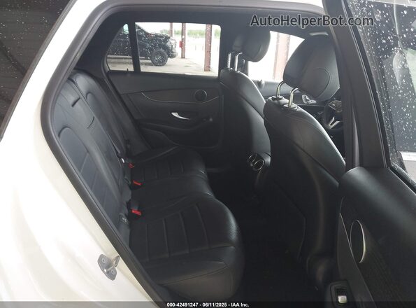 WDC0G8DB3LF695690 2020 MERCEDES-BENZ GLC 300 Белый Вид наклейки с VIN-кодом