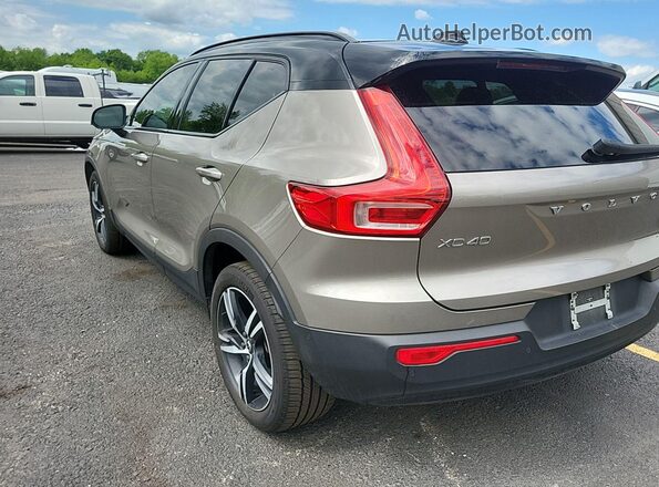 YV4162UM2N2769099 2022 VOLVO XC40  Vista del cuadro de instrumentos