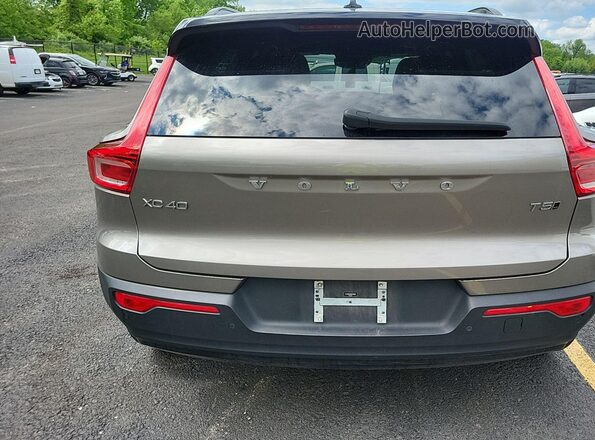 YV4162UM2N2769099 2022 VOLVO XC40  
