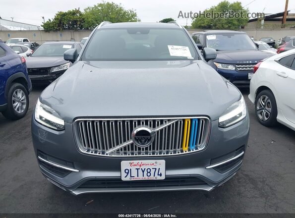 YV4A22PL0G1059500 2016 VOLVO XC90 Silver Widok wnętrza z tyłu
