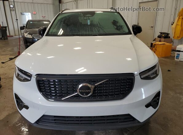 YV4K92HM4P2037016 2023 VOLVO XC40 Белый 