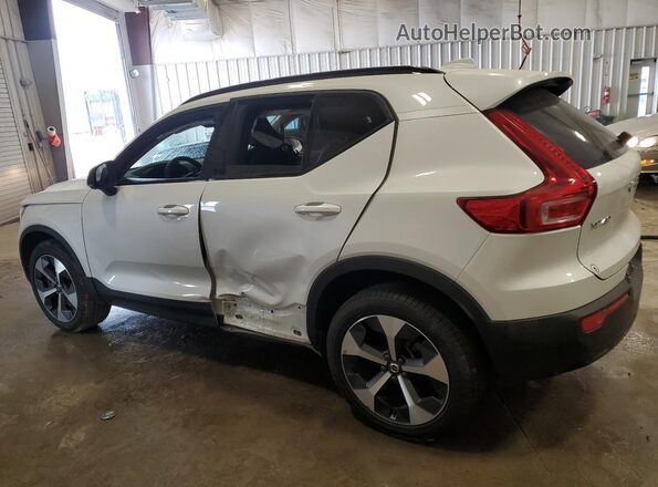 YV4K92HM4P2037016 2023 VOLVO XC40 Белый 