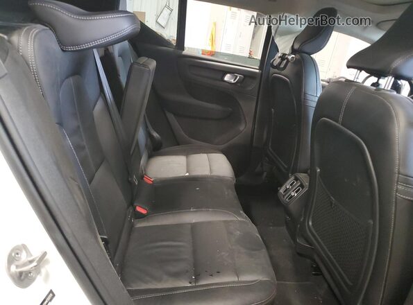 YV4K92HM4P2037016 2023 VOLVO XC40 Белый 