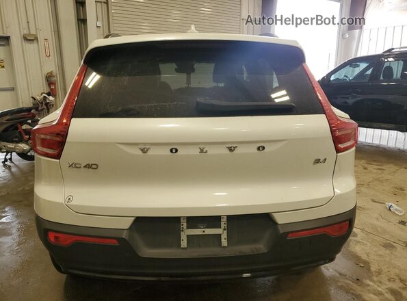 YV4K92HM4P2037016 2023 VOLVO XC40 Белый 