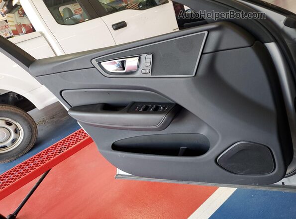 YV4L12RK7R1929374 2024 VOLVO XC60  Widok wnętrza z tyłu