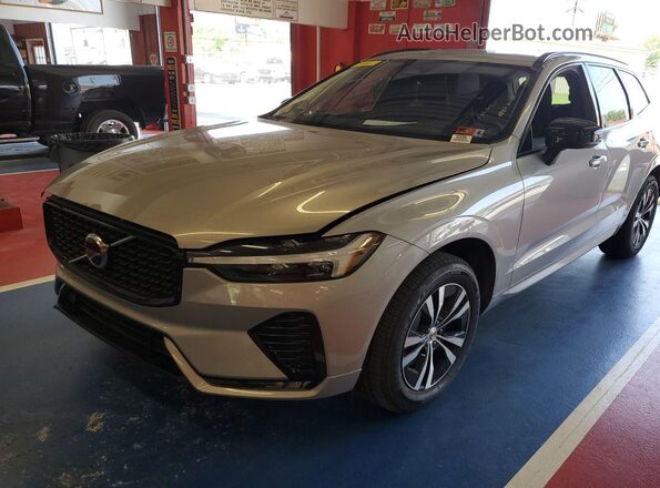 YV4L12RK7R1929374 2024 VOLVO XC60  Widok komory silnika