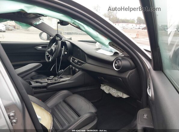 ZARFAMBNXK7612360 2019 ALFA ROMEO GIULIA Gray 