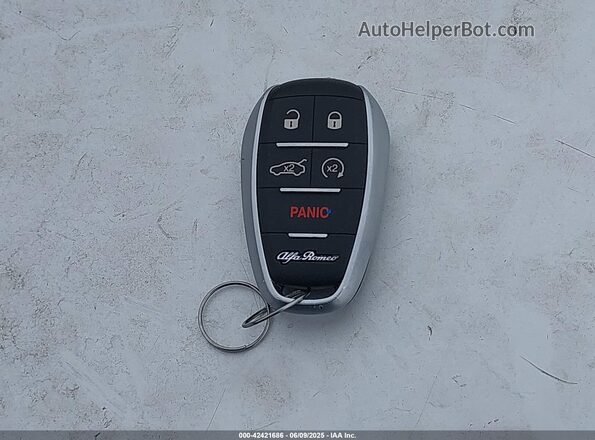 ZARFAMBNXK7612360 2019 ALFA ROMEO GIULIA Gray 