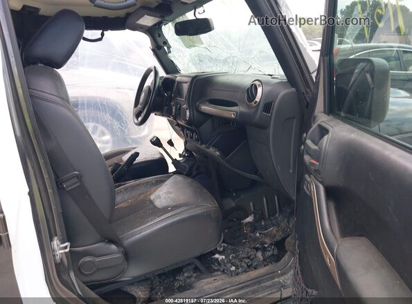 1C4BJWEG7GL322433 2016 JEEP WRANGLER UNLIMITED Gray Widok wnętrza z przodu