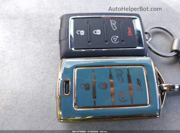 1C4RJGAG9PC648017 2023 JEEP GRAND CHEROKEE Серебряный 