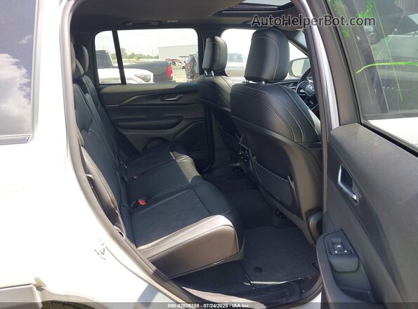 1C4RJHAG1RC235176 2024 JEEP GRAND CHEROKEE Silver Widok naklejki z numerem VIN