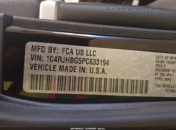 1C4RJHBG5PC633194 2023 JEEP GRAND CHEROKEE Black Engine compartment view