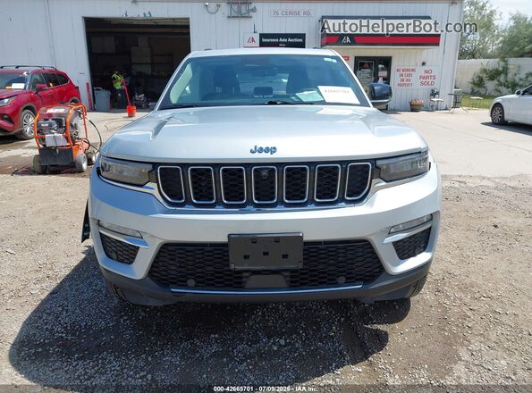 1C4RJYB67N8724281 2022 JEEP GRAND CHEROKEE 4XE Silver Rear interior view