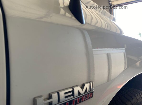 1C6RR7FT1HS820327 2017 RAM 1500  Սալոնի 360 աստիճան տեսք