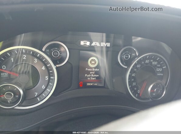 1C6SRFBT2MN725088 2021 RAM 1500 Белый Вид задних сидений