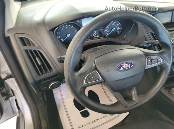 1FADP3E29HL211822 2017 FORD FOCUS  Вид задньої частини салону