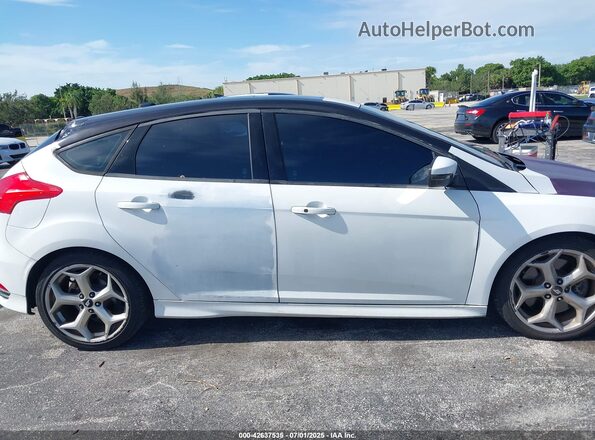 1FADP3L99GL265989 2016 FORD FOCUS ST White Вид задньої частини салону