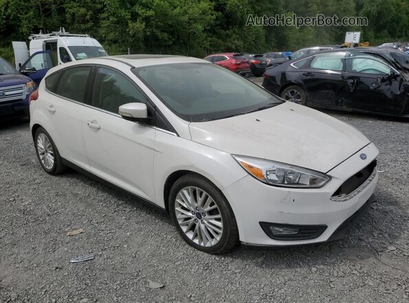1FADP3N23JL288255 2018 FORD FOCUS White Przód prawy