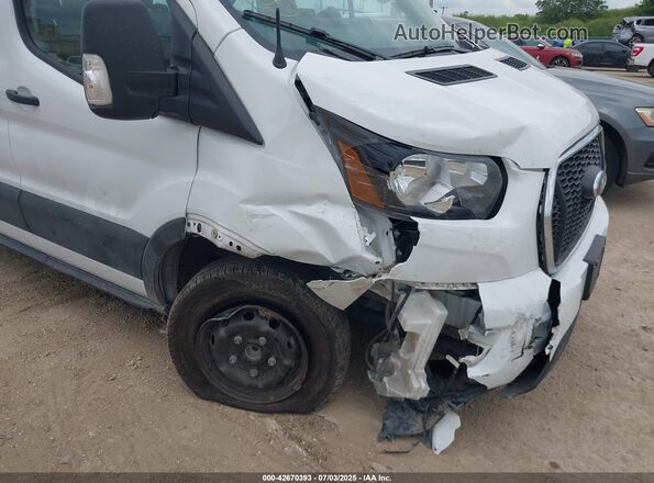 1FBAX2Y89RKA83438 2024 FORD PASSENGER White Widok z przodu