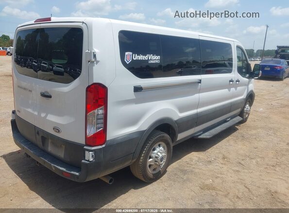 1FBAX9Y83RKB87058 2024 FORD PASSENGER White Задня права чверть
