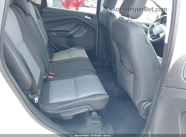 1FMCU9GD7JUB38526 2018 FORD ESCAPE White Widok naklejki z numerem VIN