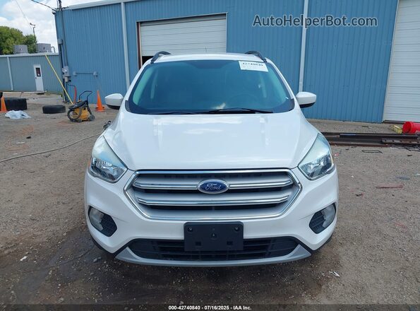 1FMCU9GD7JUB38526 2018 FORD ESCAPE White Widok zestawu wskaźników