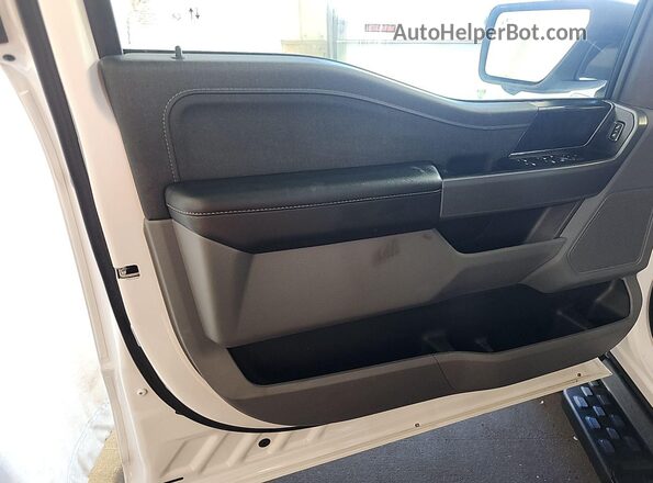 1FT6W1EV2PWG31052 2023 FORD F-150 LIGHTNING  Вид панелі приладів