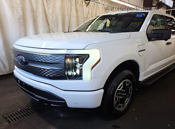 1FT6W1EV2PWG31052 2023 FORD F-150 LIGHTNING  Вид щитка приладів