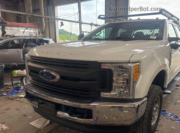 1FT7W2B63HEF01103 2017 FORD F-250  Vista de los asientos traseros