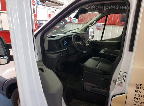 1FTBR3X85PKB85835 2023 FORD TRANSIT  Вид салону спереду