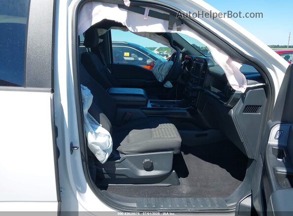 1FTEW1EP7PFA98211 2023 FORD F150 Белый Вид салона спереди