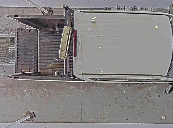 1GCPDAEK9PZ216227 2023 CHEVROLET SILVERADO  Vista de los asientos traseros