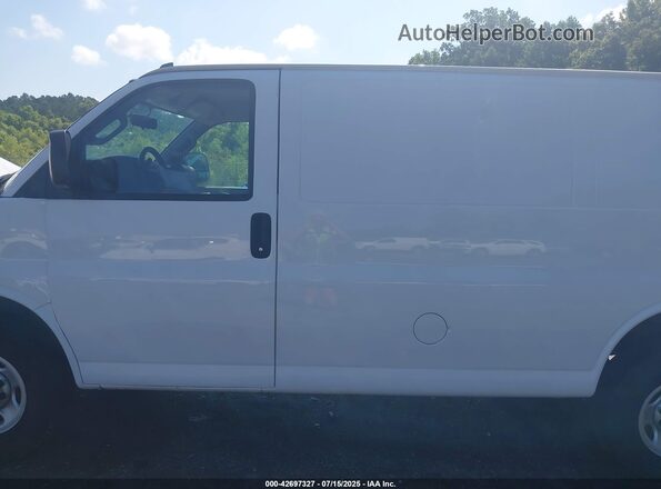 1GCWGAFP0M1222621 2021 CHEVROLET EXPRESS White 360 interior view