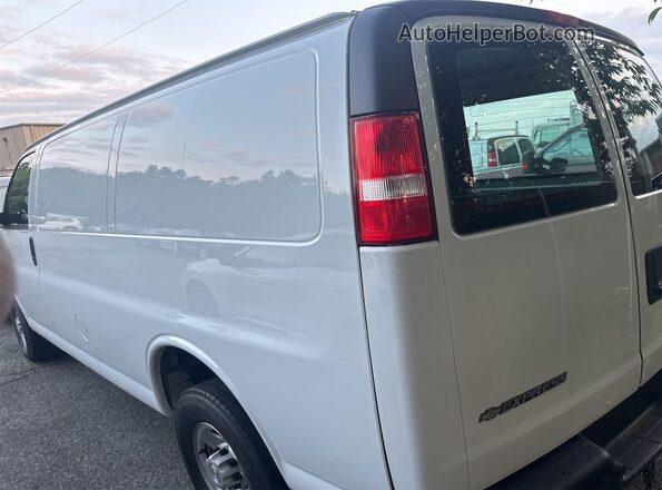 1GCWGAFP0N1263543 2022 CHEVROLET EXPRESS  სალონის 360-გრადუსიანი ხედი