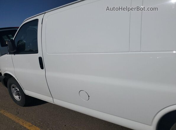 1GCWGAFP2M1303233 2021 CHEVROLET EXPRESS  Widok komory silnika