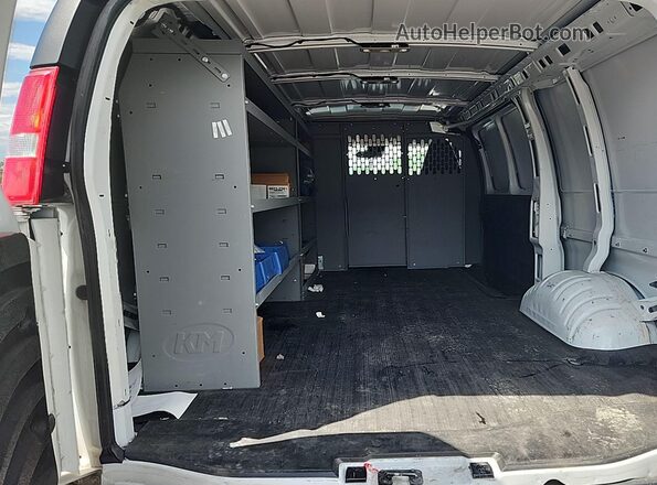 1GCWGAFP2M1303233 2021 CHEVROLET EXPRESS  Widok z przodu