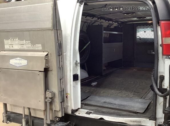 1GCZGGFF6G1228810 2016 CHEVROLET EXPRESS  Front interior view