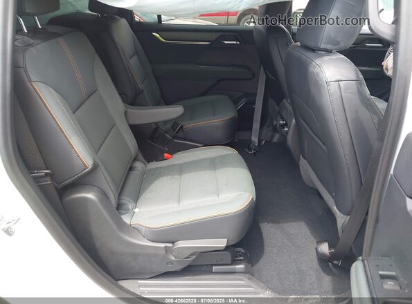 1GKENPKS2RJ181855 2024 GMC ACADIA White VIN კოდის სტიკერის ხედი