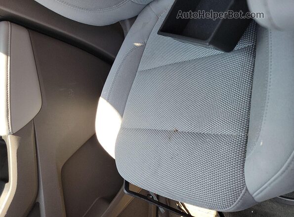 1GNEVGKWXMJ167930 2021 CHEVROLET TRAVERSE  Rear interior view