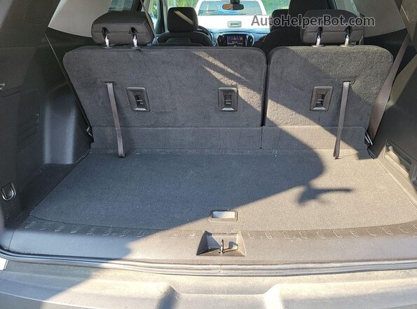 1GNEVMKWXMJ220477 2021 CHEVROLET TRAVERSE  Vista del compartimento del motor